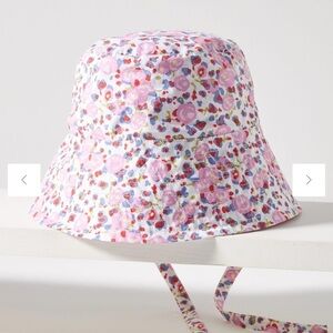 NWT BAUM UND PFERDGARTEN Floral Bucket Hat One Size